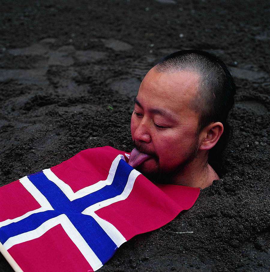 CangXinArt-Hot-pot-Performance-art-009-2001-2001-norway-kinesisk-samtidskunst-Cang-Xin